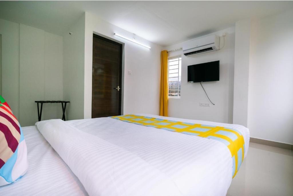 Flamingo Suites Kochi Bagian luar foto